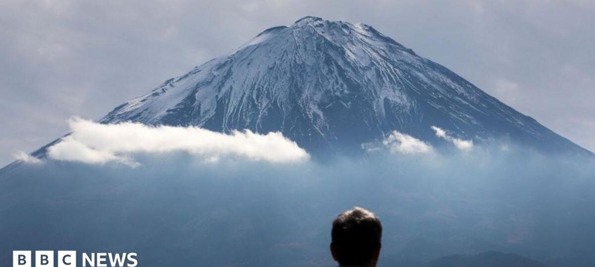 Japan to charge rescue fee on Mount Fuji during off season