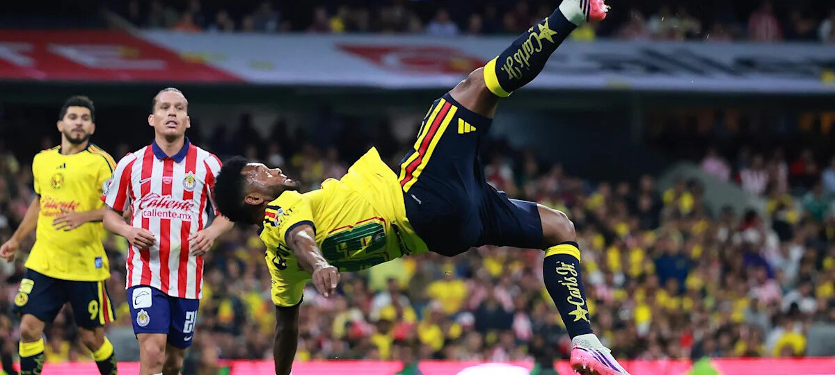 America and Chivas tie in a wonderful edition of the Superclasico