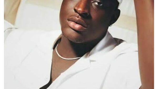 Davido asked me never to insult Wizkid again – Carter Efe