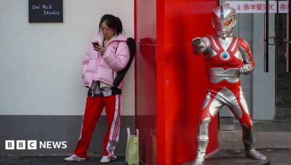 Young people in China are fangirling over a professor who gets their anxiety