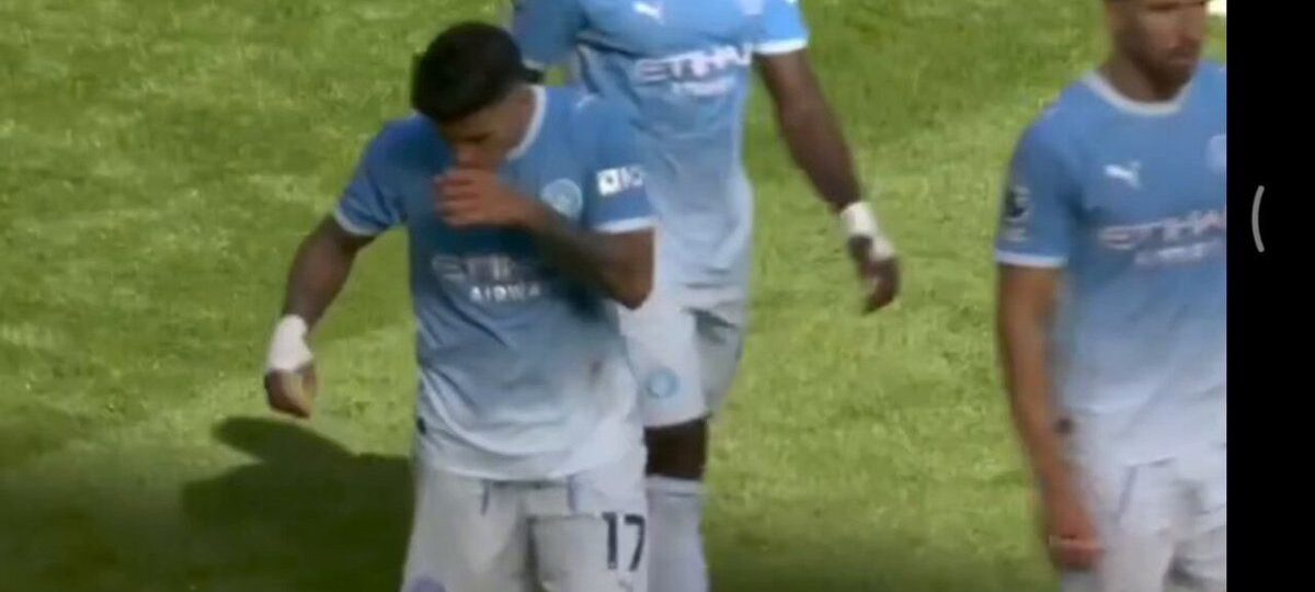 Watch: Enzo Fernandez caught in bizarre moment with Marc Guehi during Man City win vs Sunderland
