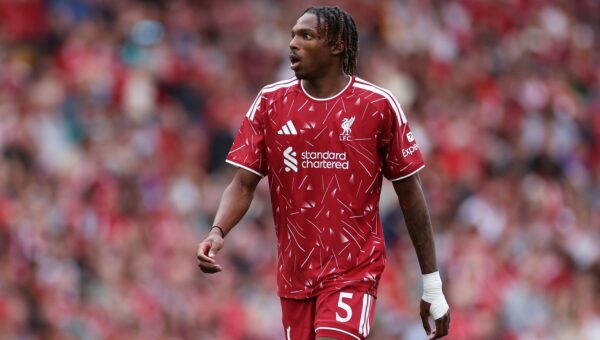 “Only in September” – Van Dijk warns outstanding new partner to keep his feet on the ground