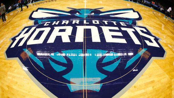 Charlotte Hornets jersey history No. 4 Darrin Hancock 1994-1996