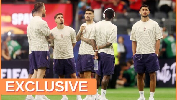 Sources: Arsenal and Manchester City prepare to battle for €80m attacker in January
