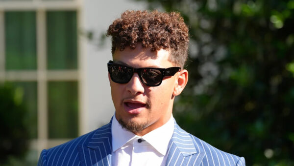 Fans accuse NFL officials of favoring Patrick Mahomes after the Dolphins’ loss