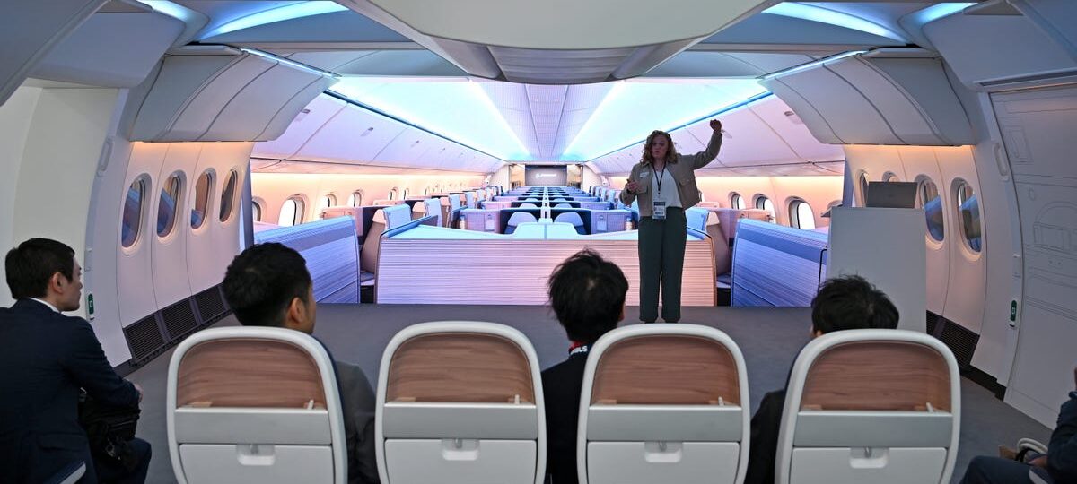 Boeing's new 777X is finally expected to fly passengers next year. Here are the 5 coolest cabin features.