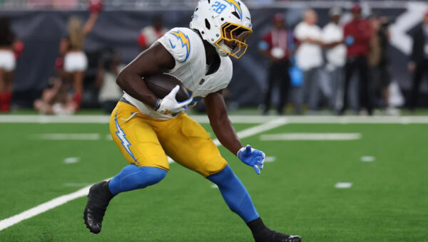 Panthers linked to AFC West RB in light of latest injury to Jonathon Brooks