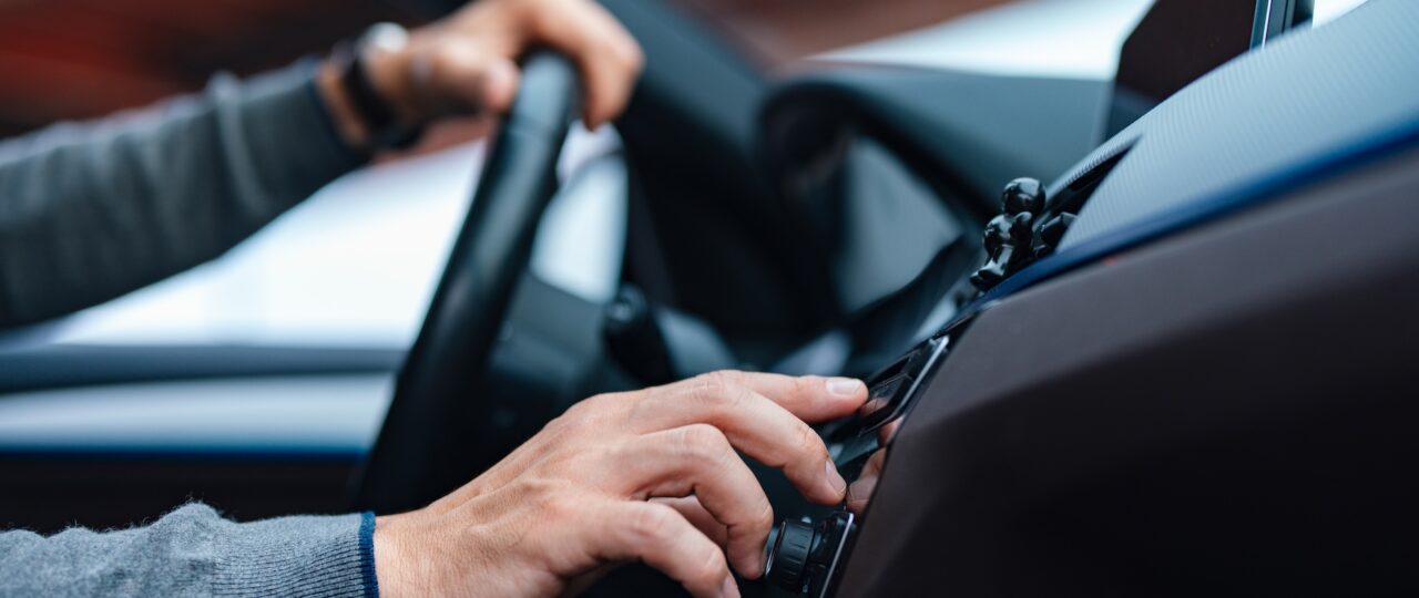 US automakers could soon be forced to include AM radio for free