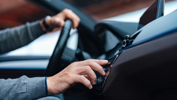 US automakers could soon be forced to include AM radio for free
