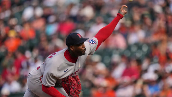 Chapman, Red Sox celebrate his 400th career save as 'special'