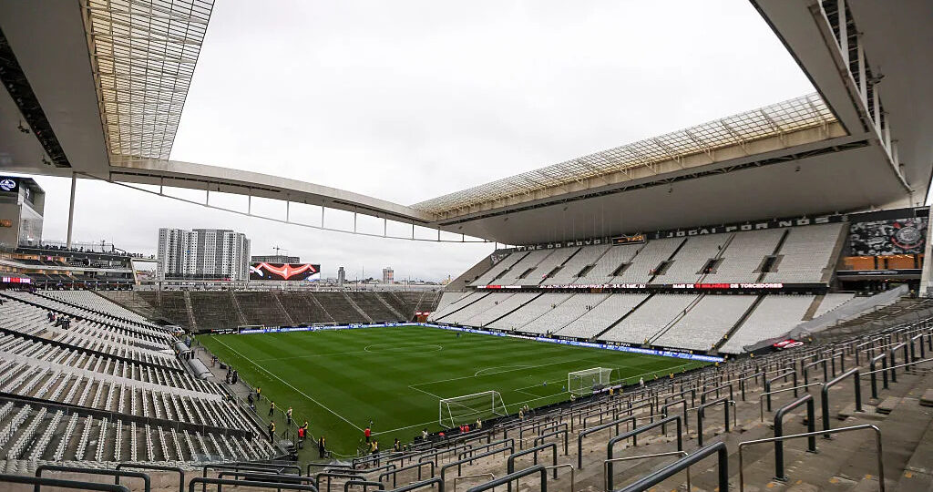 Corinthians and Chapecoense name their line-ups