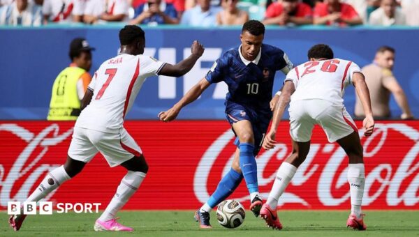 ‘Constant bombardment’ – Fans shown 65,000 junk food ads at World Cup