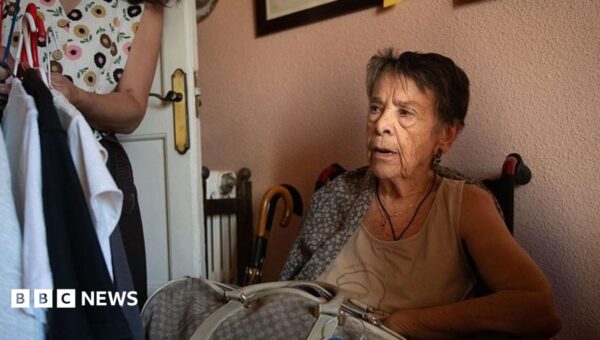 Dramatic eviction of woman aged 87 highlights Spain’s housing shortage