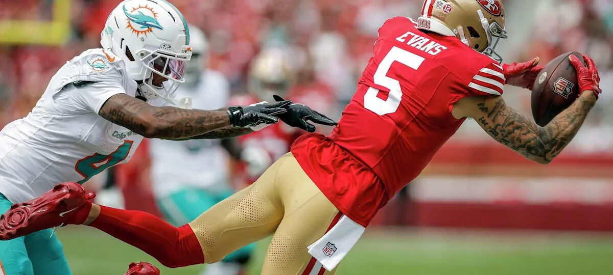 49ers wide receivers Demarcus Robinson, Mike Evans exit early with apparent injuries