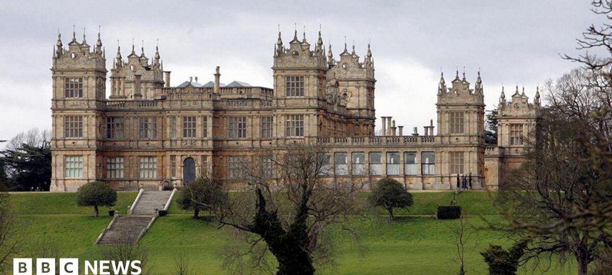 'Batman mansion' owner hits back in bats row