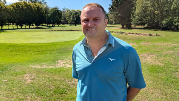 Golfer back on course after recovering from stroke