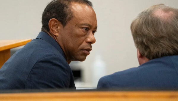 Can Tiger Woods drive golf cart after losing license for 5 years?