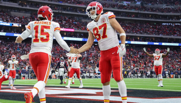 Mahomes, Kelce accomplish NFL-first in Chiefs' Week 2 win vs. Colts