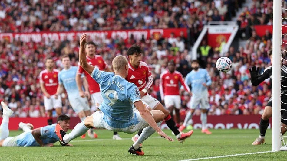 Carrick has faith in VAR despite derby error