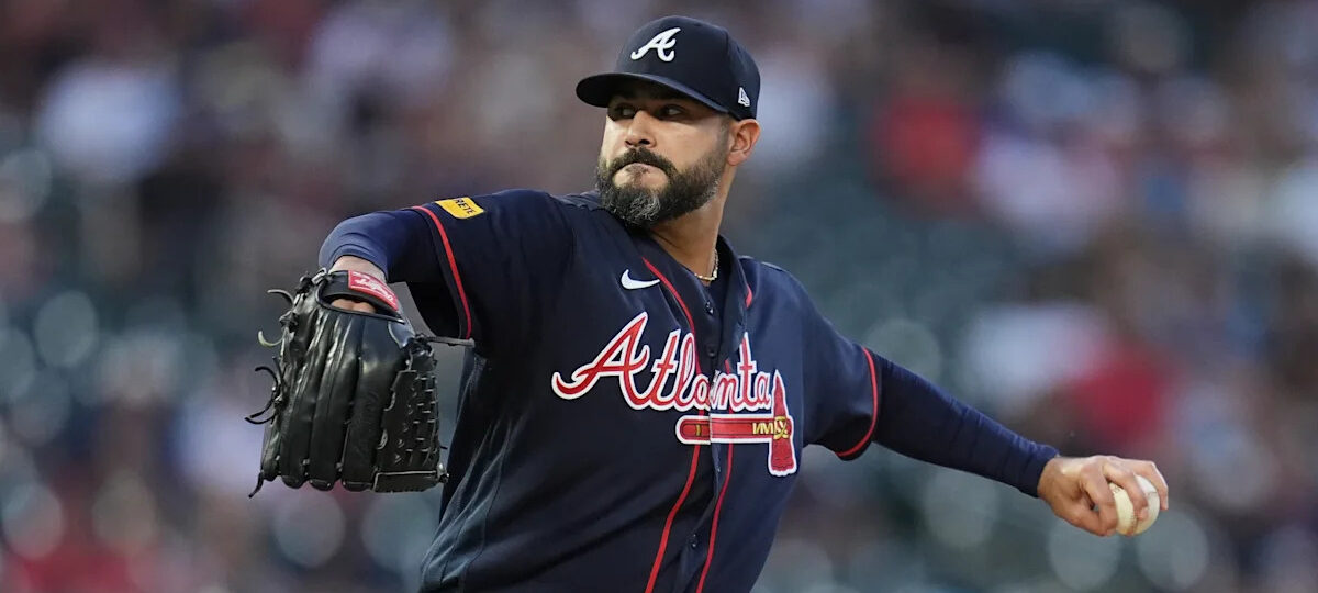 Braves place pitcher Martín Pérez on 15-day IL, sidelining him until NLDS