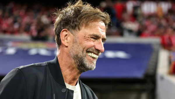 Jürgen Klopp makes appearance at Eintracht Frankfurt training