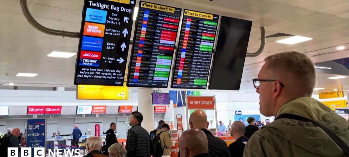 Airlines criticise air traffic control as second glitch causes more disruption