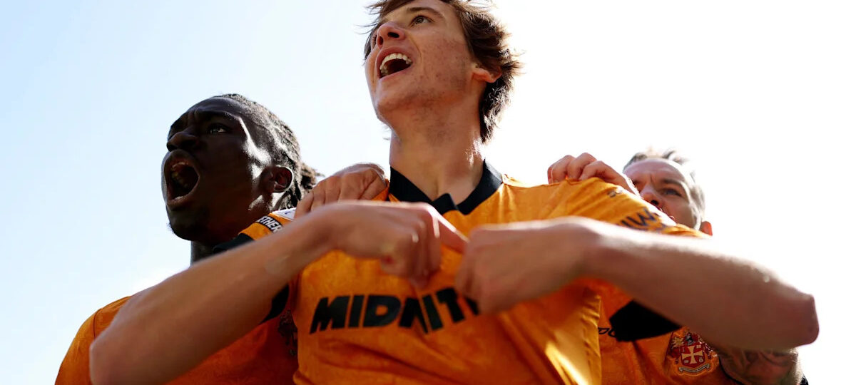 Championship: Lopez pounces on West Brom defensive howler to put Wolves ahead