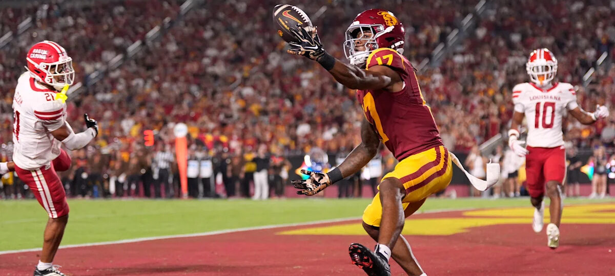 Maiava throws 5 TD passes, No. 14 Southern California beats Louisiana 49-30