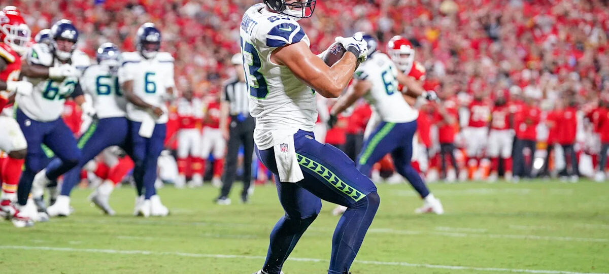 Report: Ravens fill final practice squad spot with TE Nick Vannett