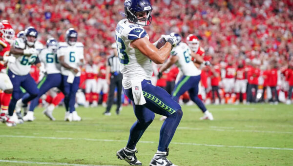 Report: Ravens fill final practice squad spot with TE Nick Vannett