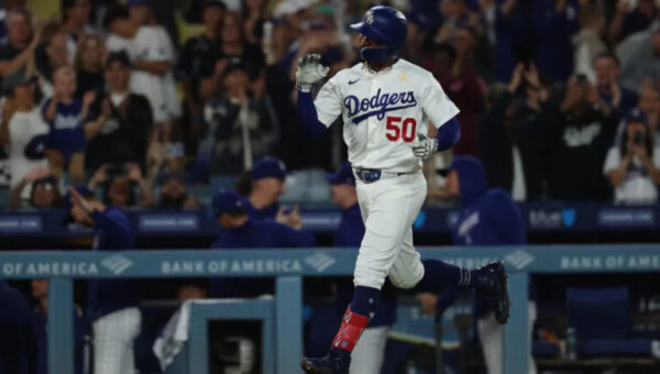 Mookie Betts Stays Hot, Leads Dodgers to Sweep Over Nationals