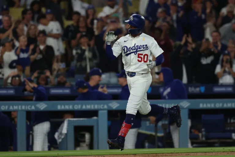 Mookie Betts Stays Hot, Leads Dodgers to Sweep Over Nationals