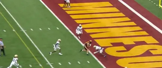 Highly-touted freshman Roman Voss scores first Gophers TD