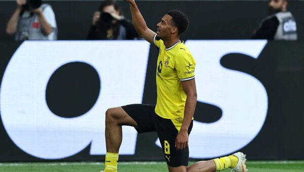 Goal of the season? Germany star pulls off a bicycle kick!