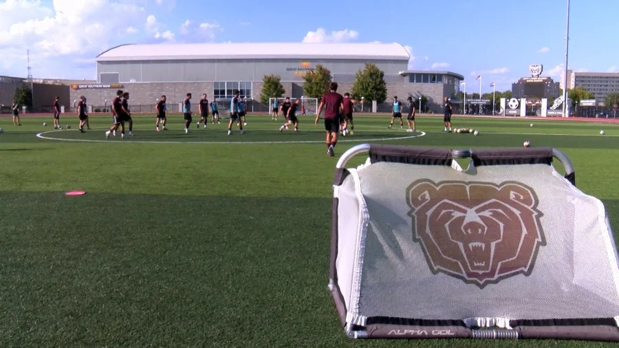 Bears Men’s Soccer prepped for top-25 showdown with Roos