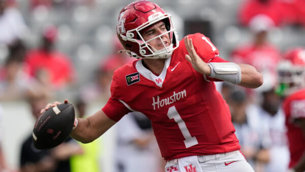 Weigman throws for 305 yards and leads No. 23 Houston to a 33-20 win over Oregon State