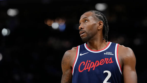 Kawhi Leonard trade to Toronto, agreed to in June, finally going through