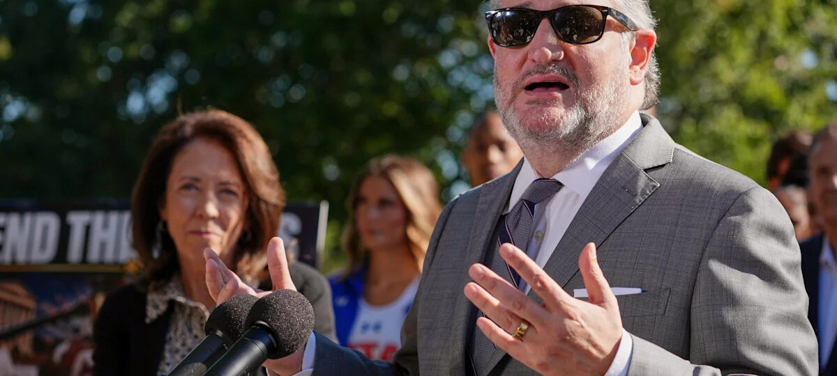 College sports bill inches ahead in the Senate even as Congress punts other issues