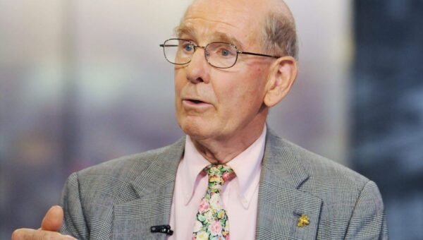 Legendary economist Gary Shilling says consumer signals point to a recession in the next 12 months