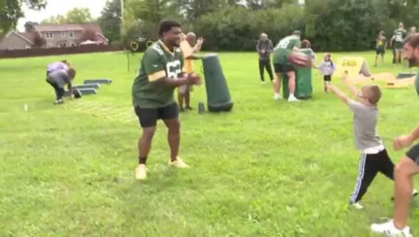 Packers launch football camps for Wisconsin students