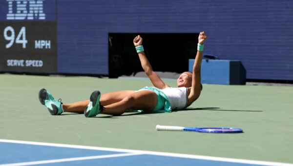 Comeback queen Zheng reaches US Open quarter-finals, Rybakina and Gauff advance