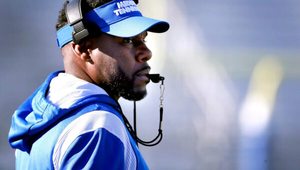 Middle Tennessee head coach Derek Mason criticizes officiating; reprimanded by CUSA