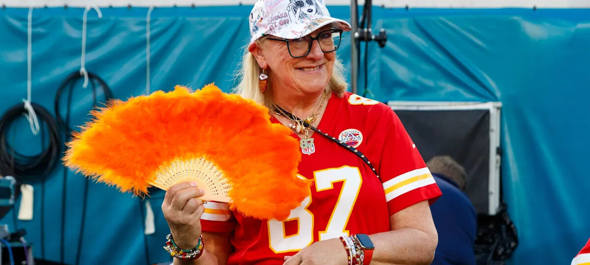Caitlin Clark shows love to Donna Kelce before Indiana Fever game
