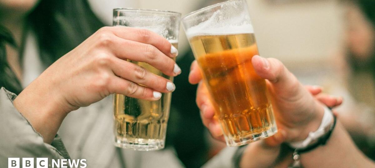 Pubs in England and Wales to allow digital ID apps to prove age