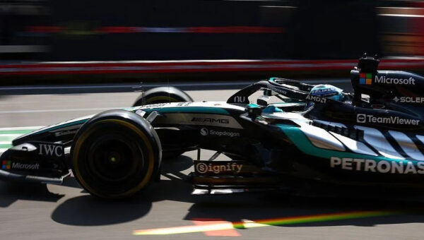Russell takes pole in Baku as Antonelli out after hitting wall