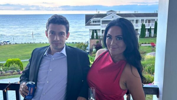 I spent my 20s proudly supporting my partner's business. Now that I'm in my 30s, I'm realizing what I gave up.
