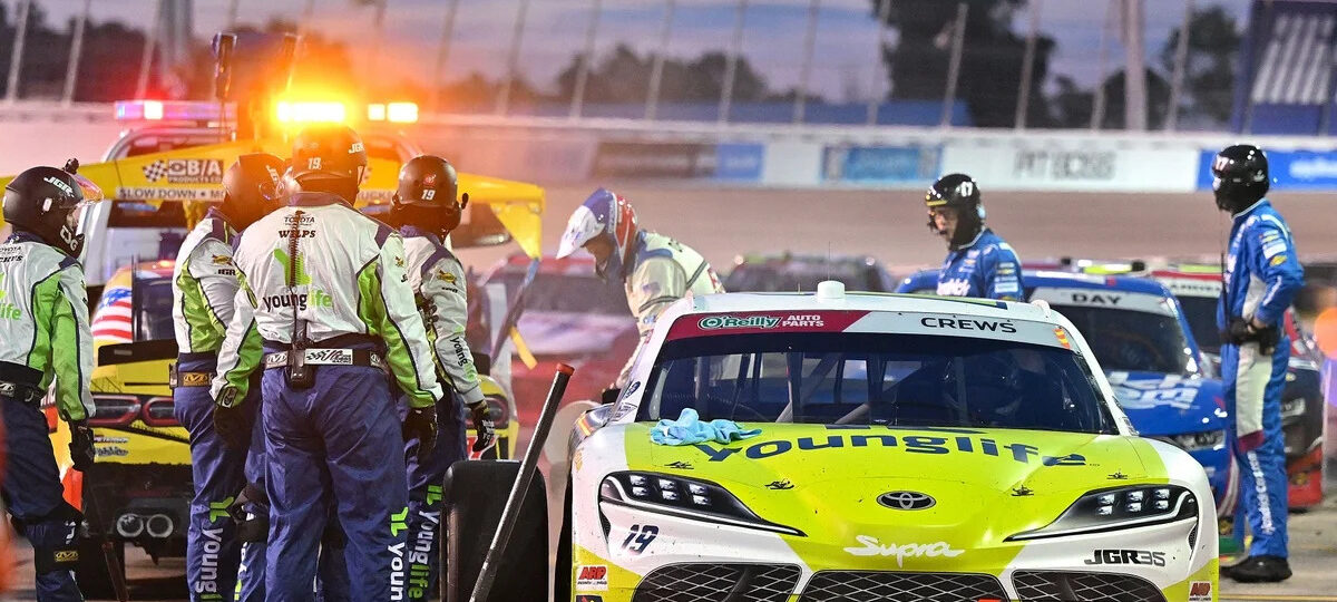 Crew member gifted car fender from dangerous close call in Gateway pit road crash