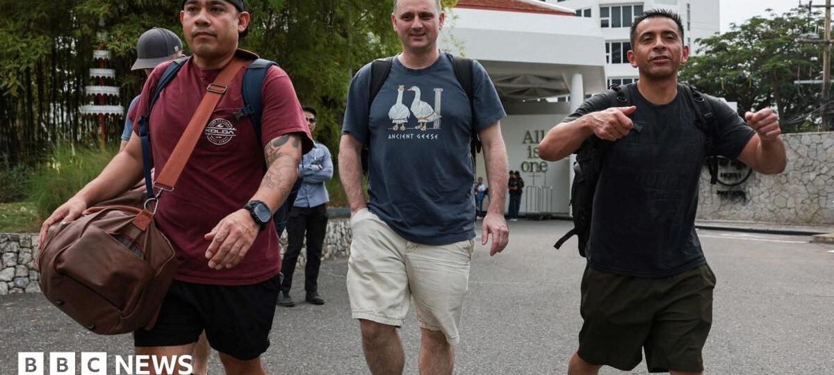 US sailors go shopping and bar-hopping in Thailand after 250-day voyage