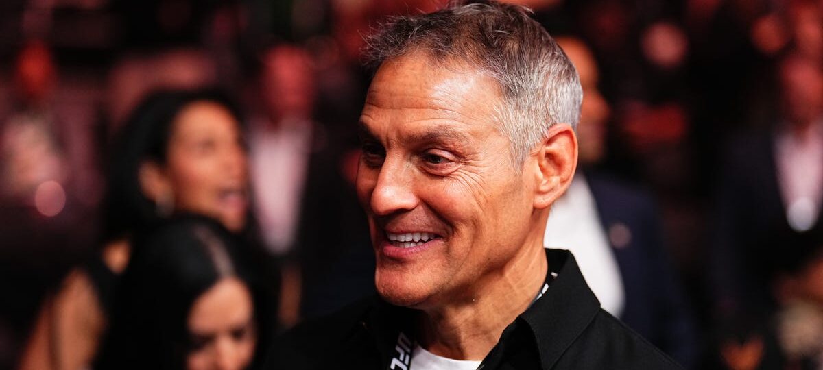 Hollywood exec Ari Emanuel says he treats his to-do list like a 'contract' with himself