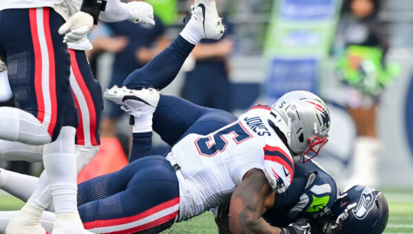 Seahawks’ positive news on Sam Darnold injury. But they aren’t in the clear yet